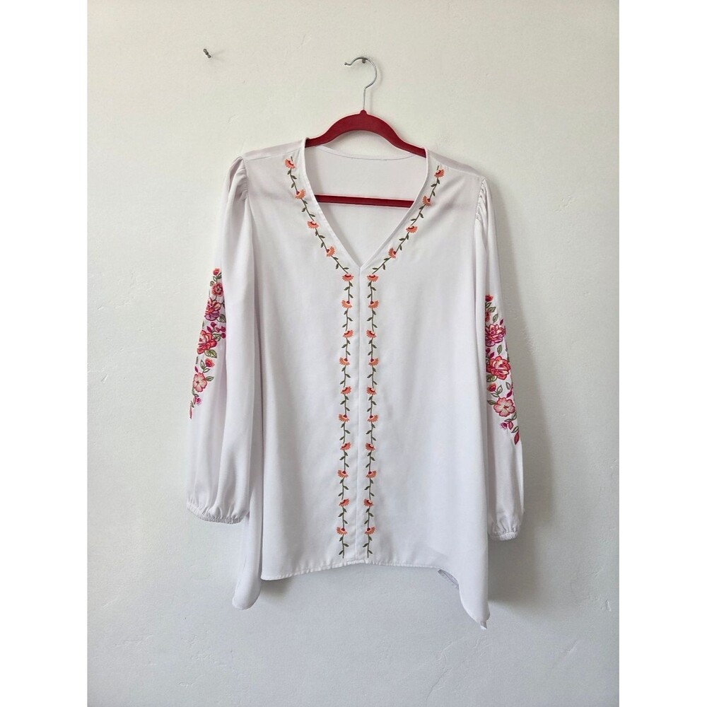 Pioneer Woman Blouse Top White Floral Embroidery V Neckline Cottagecore Boho L